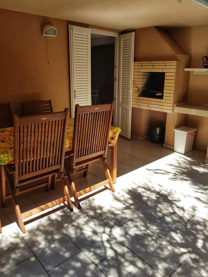 Apartmani Vrancic Mandre Exteriör bild