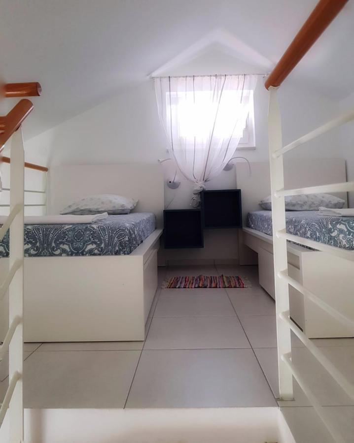 Apartmani Vrancic Mandre Exteriör bild