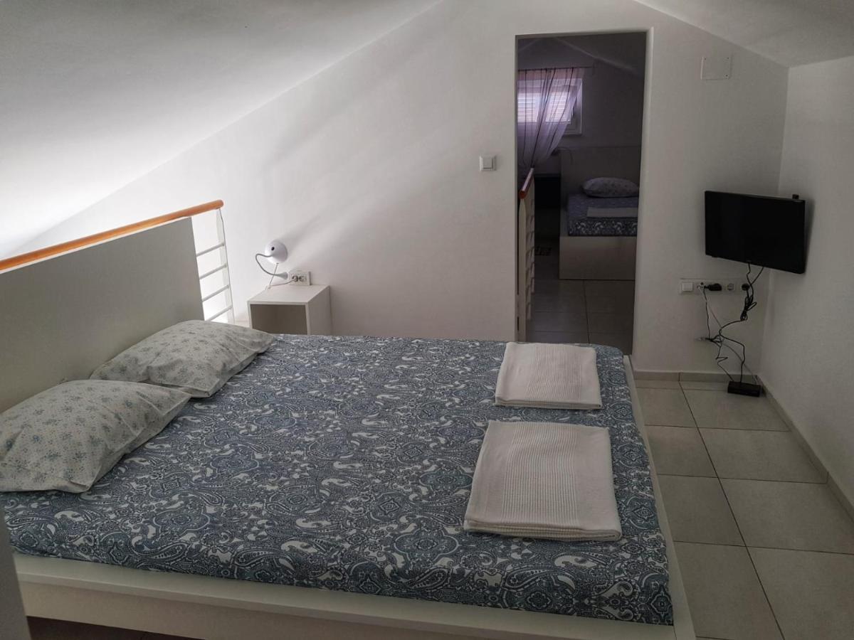 Apartmani Vrancic Mandre Exteriör bild